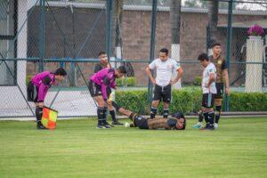 Atención de lesiones de rodilla por futbol